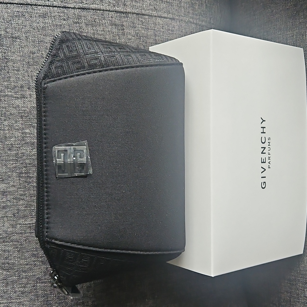 Givenchy Black Cosmetic Bag , 100% Original From Givenchy Beuty - Picture 1 of 6